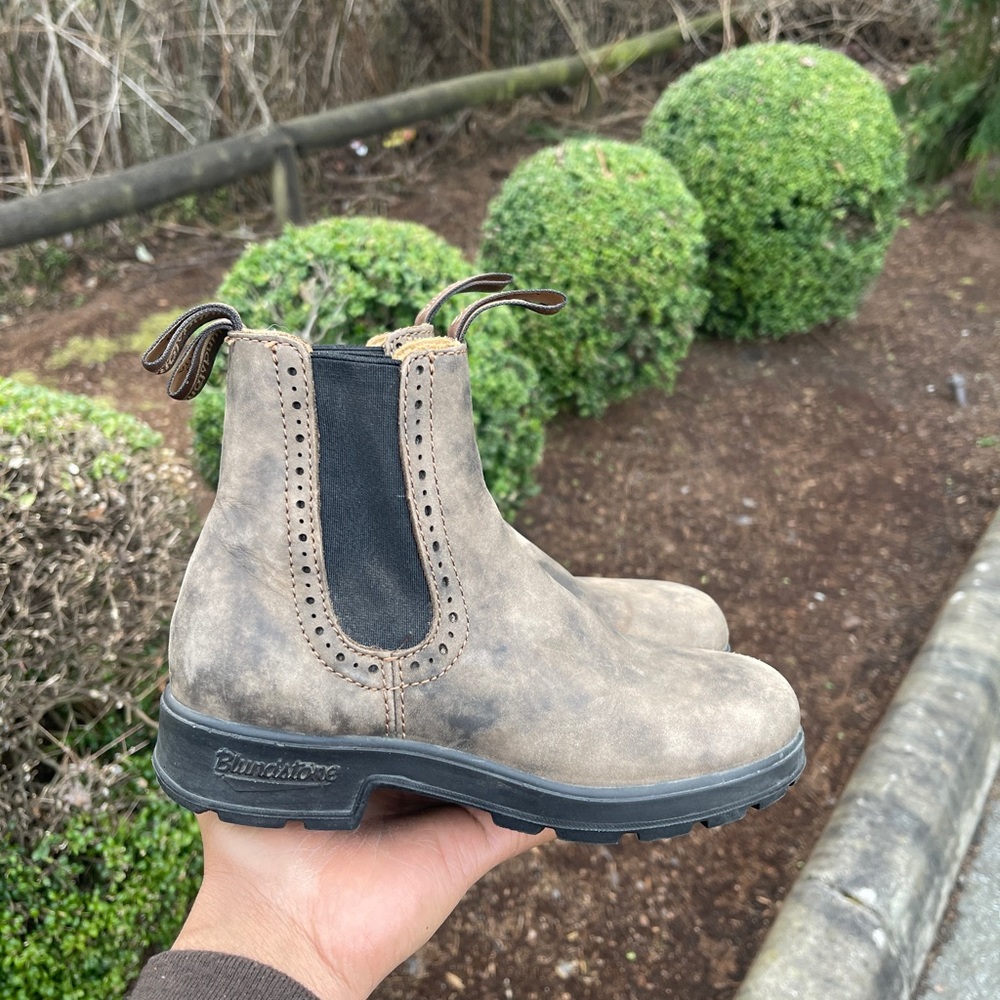Blundstone Boots in Rustic Brown youth kids size Aus 2 / US 3
